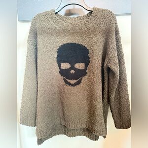 ☠️☠️🫒EUC SKULL sweatshirt by Bobeau, olive green and black. So Wednesday!🫒☠️☠️
